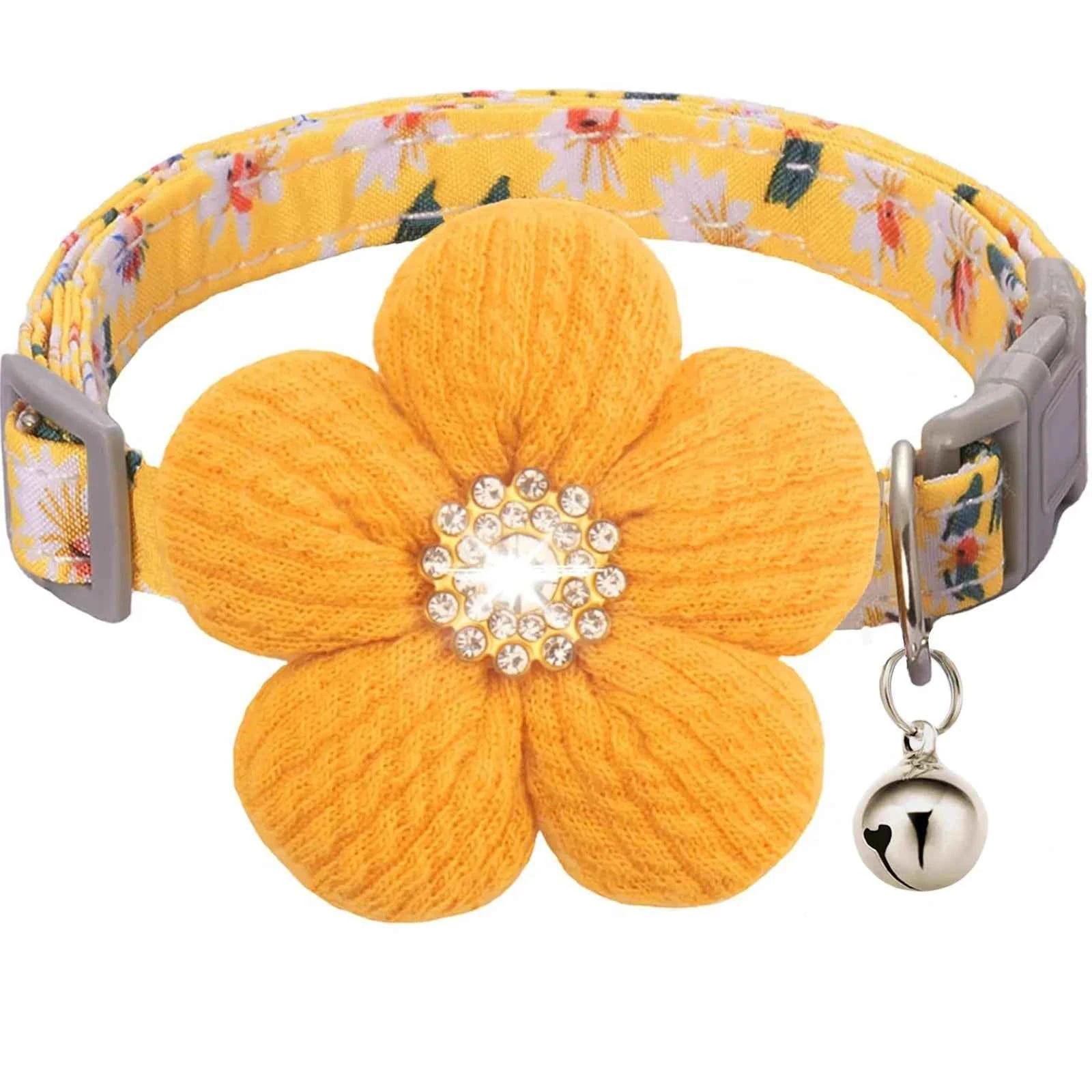 Pet Accessories Shiny Rhinestones Pet Collars Exquisite Necklaces Dog Collars Small and Medium Dogs Floral Cat Collars