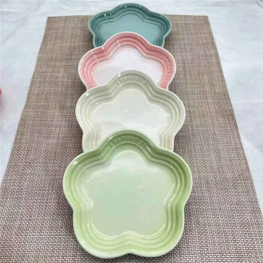 5.5'' Cat Feeding Flower Shaped Ceramic Disc Extra Wide Raised Cats Food Bowl  Anti-vomiting Cat Feeder Pet Delicate Tableware