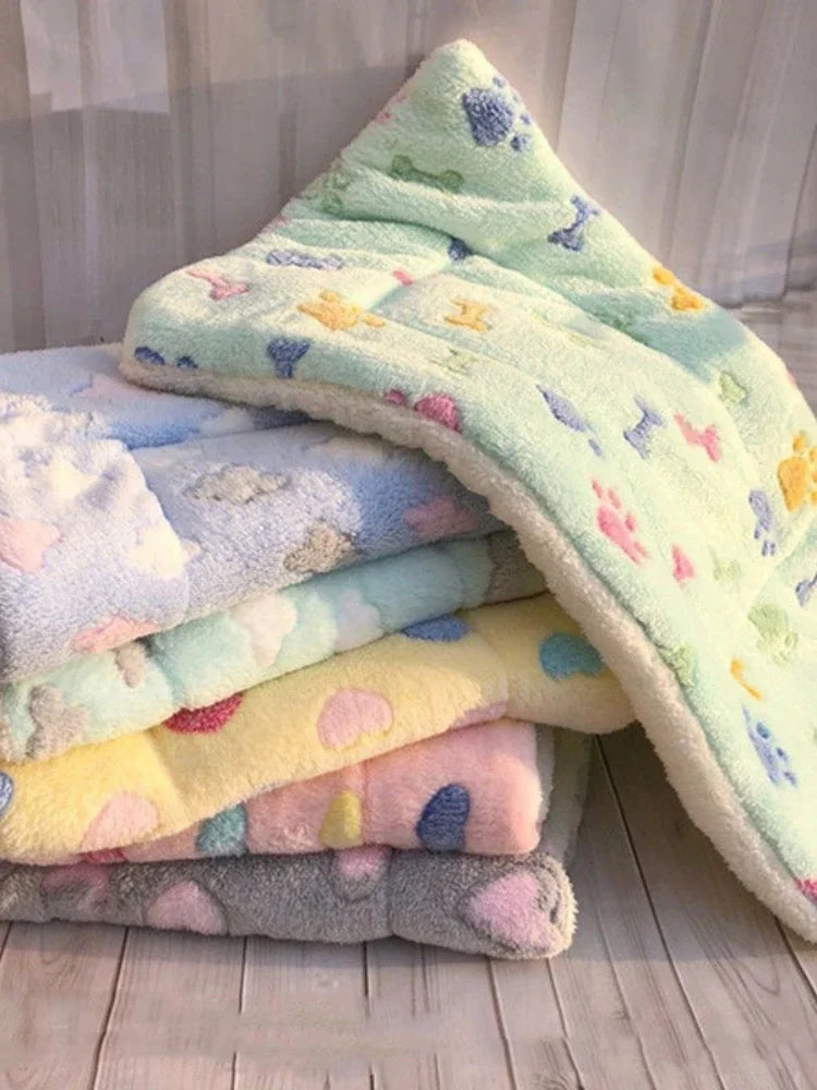 Thickened Pet Soft Fleece Pad Pet Blanket Bed Mat for Puppy Dog Cat Sofa Cushion Keep Warm Sleeping Cover Cushion Home Rug Kot - Play Paws Toys