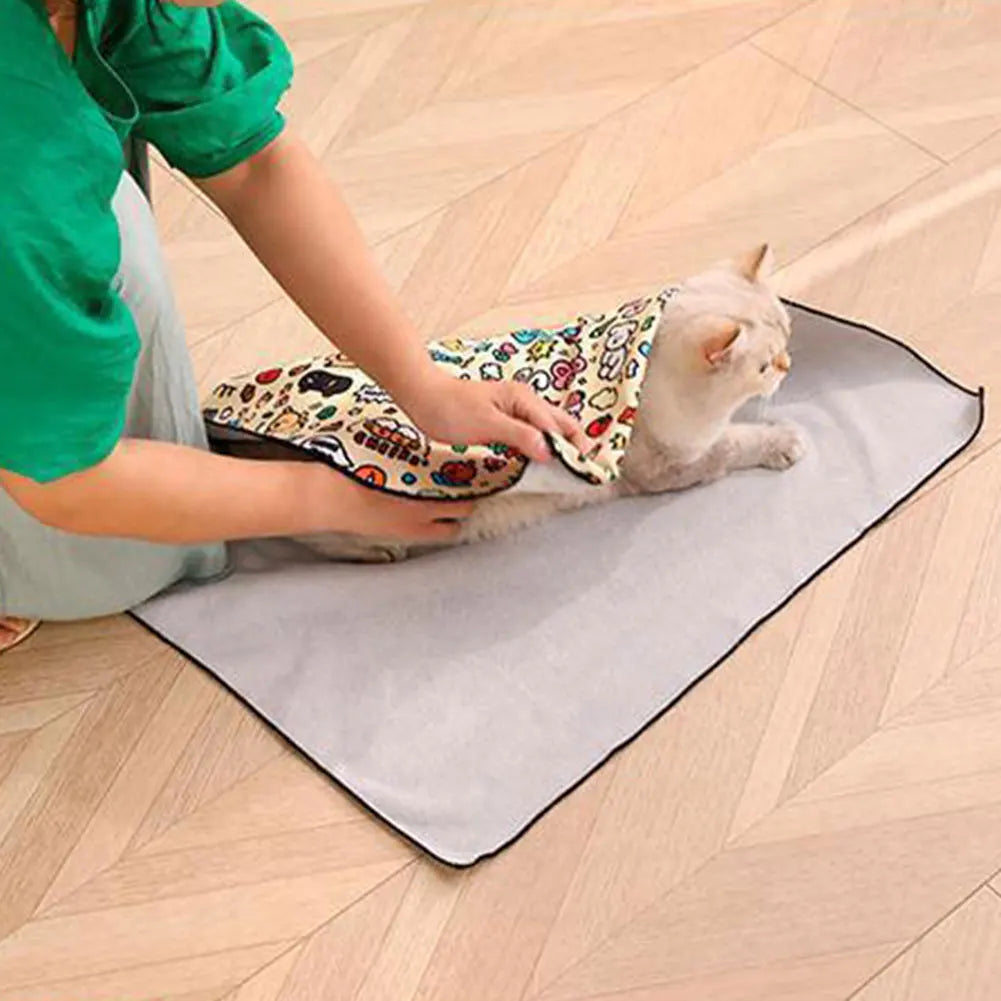 Cat Restraint Wrap Self-Adherent Cat Swaddle Burrito Wrap Anti-Bite Anti-Escape Cat Grooming Wrap for Pet Medical Nail Clipping