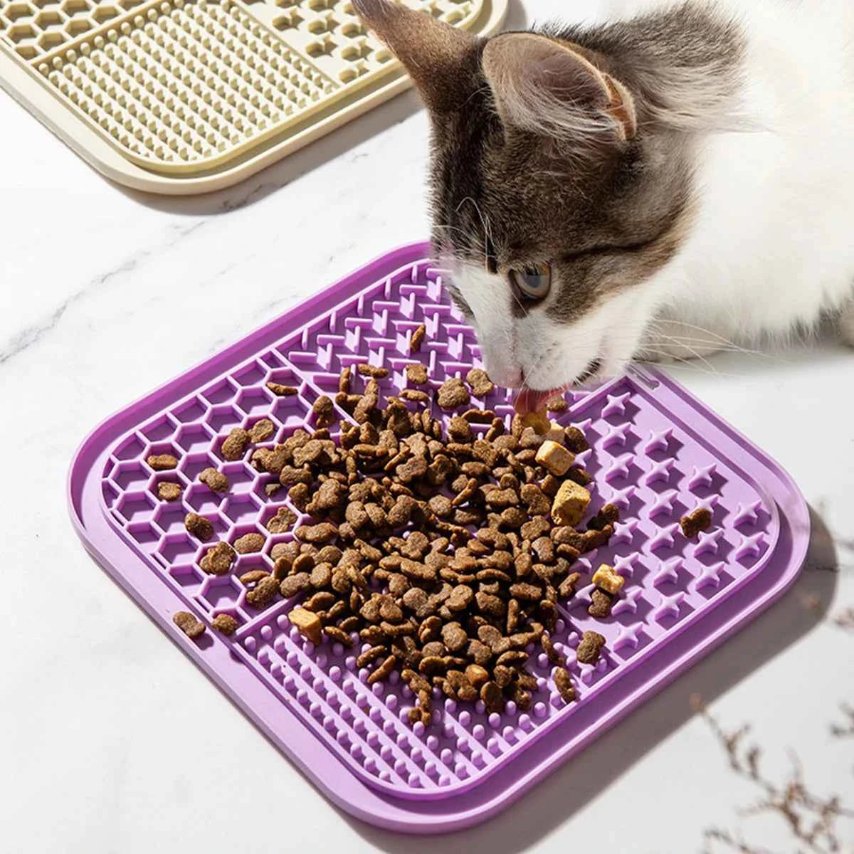 1PC-Silicone pet lick mat; pet slow feed bowl pad with suction cup; lick mat to prevent choking