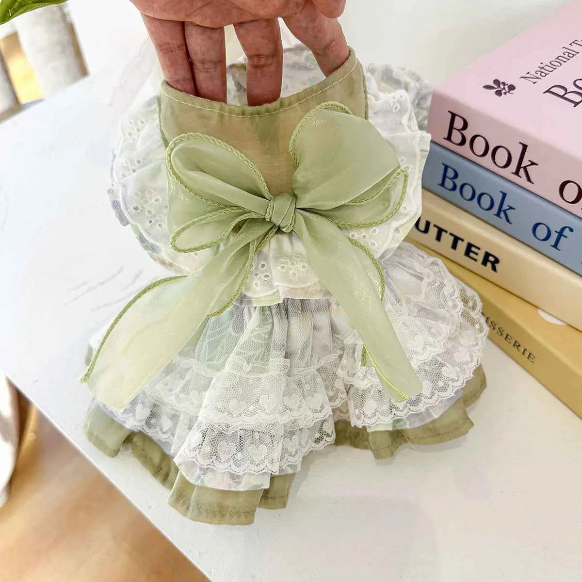 Elegant Bow Princess Dresses for Puppies Kittens Delicate Breathable Dog Dress Soft Cat Dress Spring/Summer Green Pet Clothing