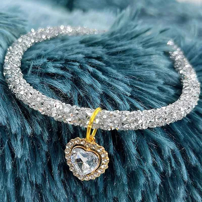 Adjustable Pet Necklace Cat Dog Collar with Diamond Zircon Heart Pendant Jewelry Luxury Metal Puppy Collars Dog Accessories
