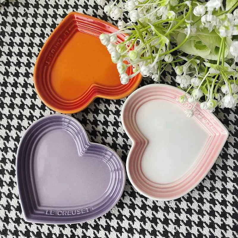 Ceramic Cat Bowl Extra Heart-Shaped Wide Anti Vomiting Stress Free Design12cm Durable Ceramic Pet Bowl for Small Cats Dogs