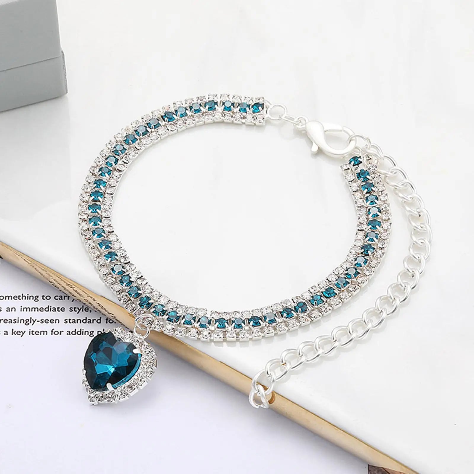 Luxury Rhinestone Dog Cat Collar Crystal Bling Pet Necklace Adjustable Heart Pendant Jewelry for Puppy Kitten Accessories