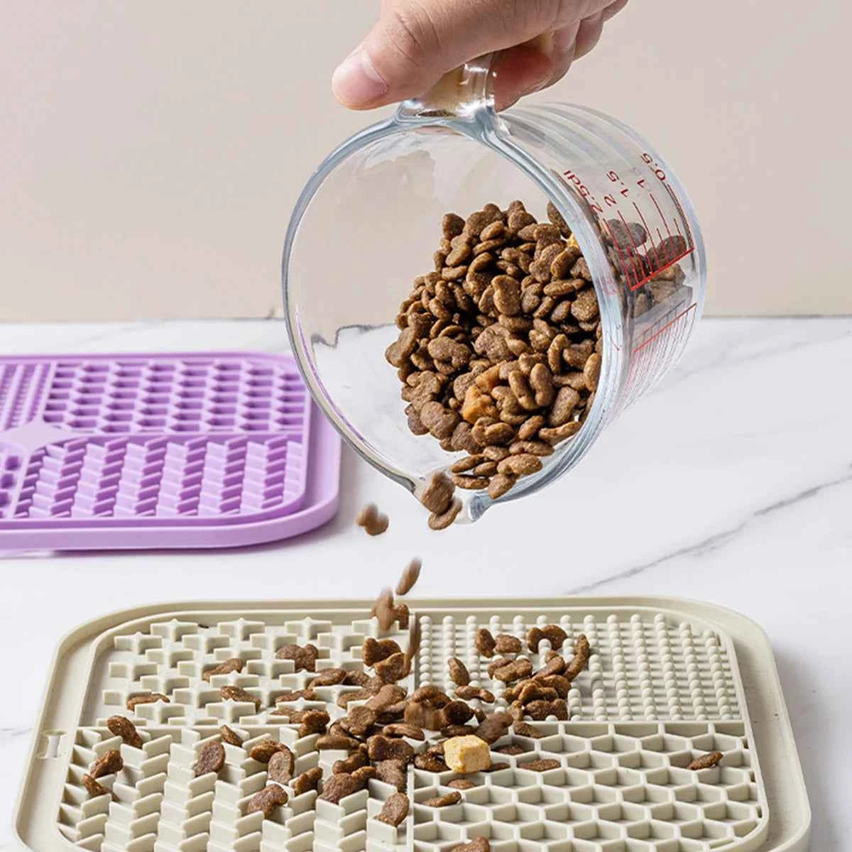 1PC-Silicone pet lick mat; pet slow feed bowl pad with suction cup; lick mat to prevent choking