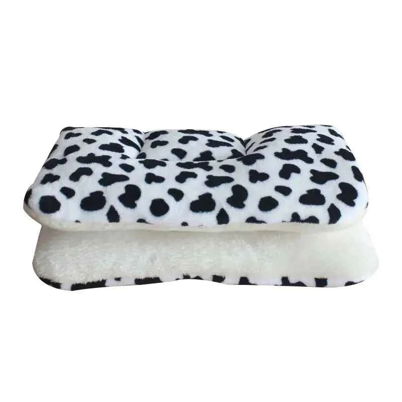 Flannel pet pad dog bed thickened sleeping pad dog blanket suitable for Chihuahua Labrador puppy kitten small large dog pet rug