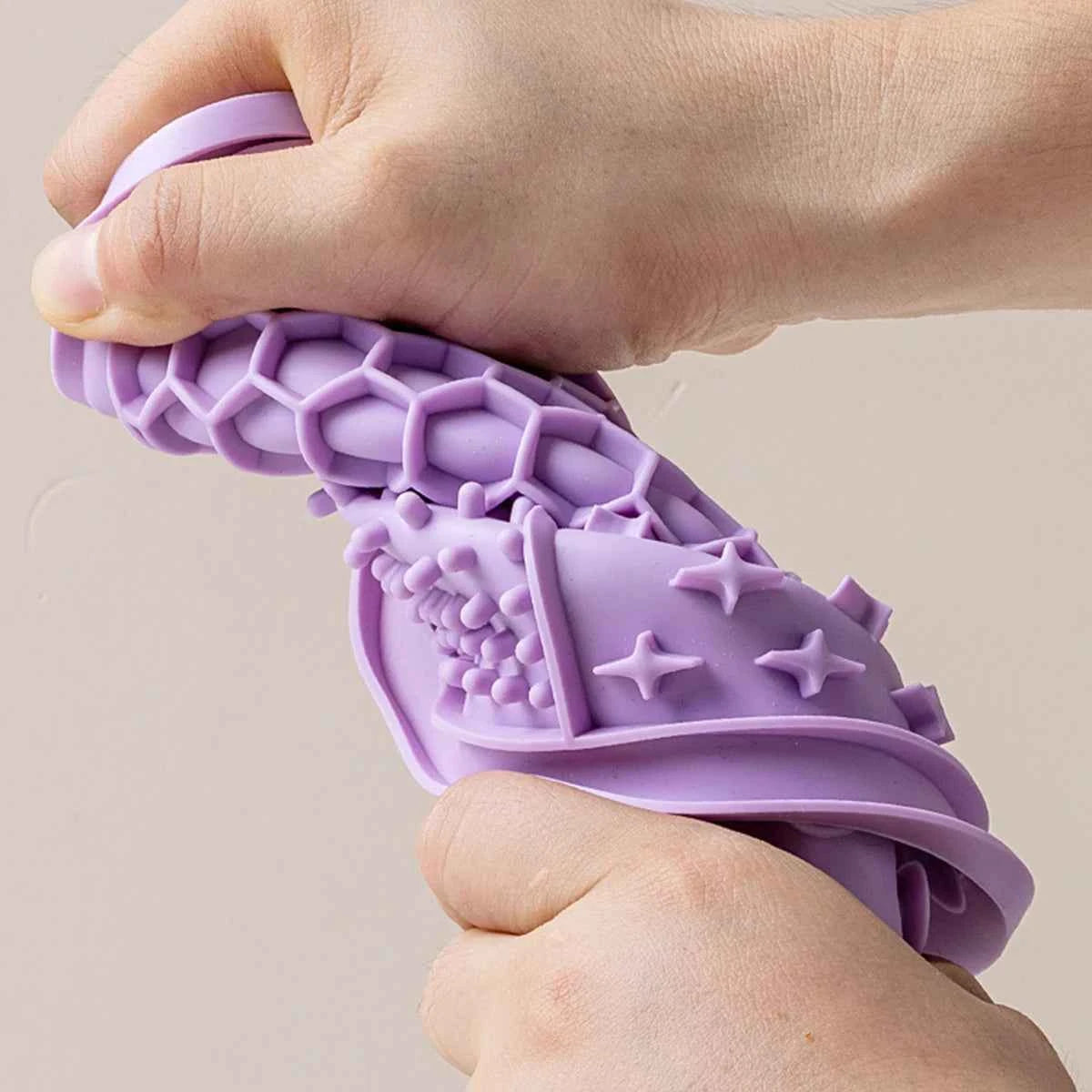 1PC-Silicone pet lick mat; pet slow feed bowl pad with suction cup; lick mat to prevent choking