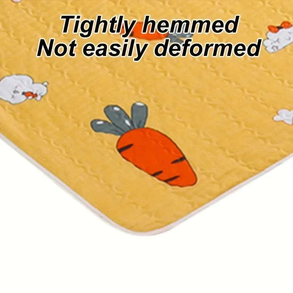 1 Cute Carrot-Shaped, Super Absorbent, Reusable Rabbit Toilet Mat with a Random Pattern, Easy to Clean, Machine Washable, Non-Slip, Suitable for Rabbit and Dog Pee Pads, Also Can Be Used for Rabbit Cage Decoration, Suitable f