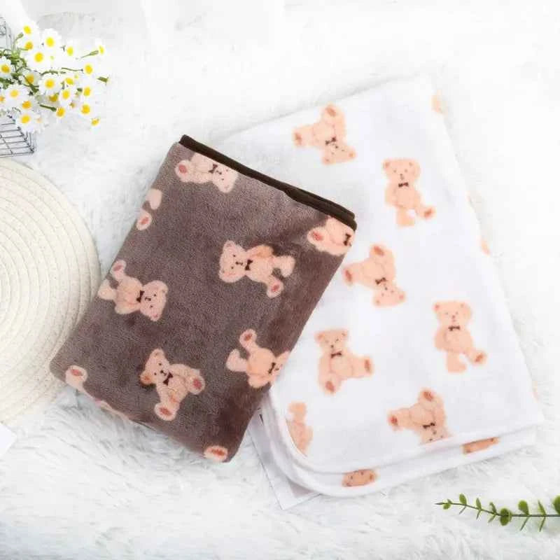 Soft Fluffy High Quality Pet Blanket Flannel Dog Sleeping Blanket Paw Print Pattern Pet Mat Warm Comfortable Blanket for Cat Dog