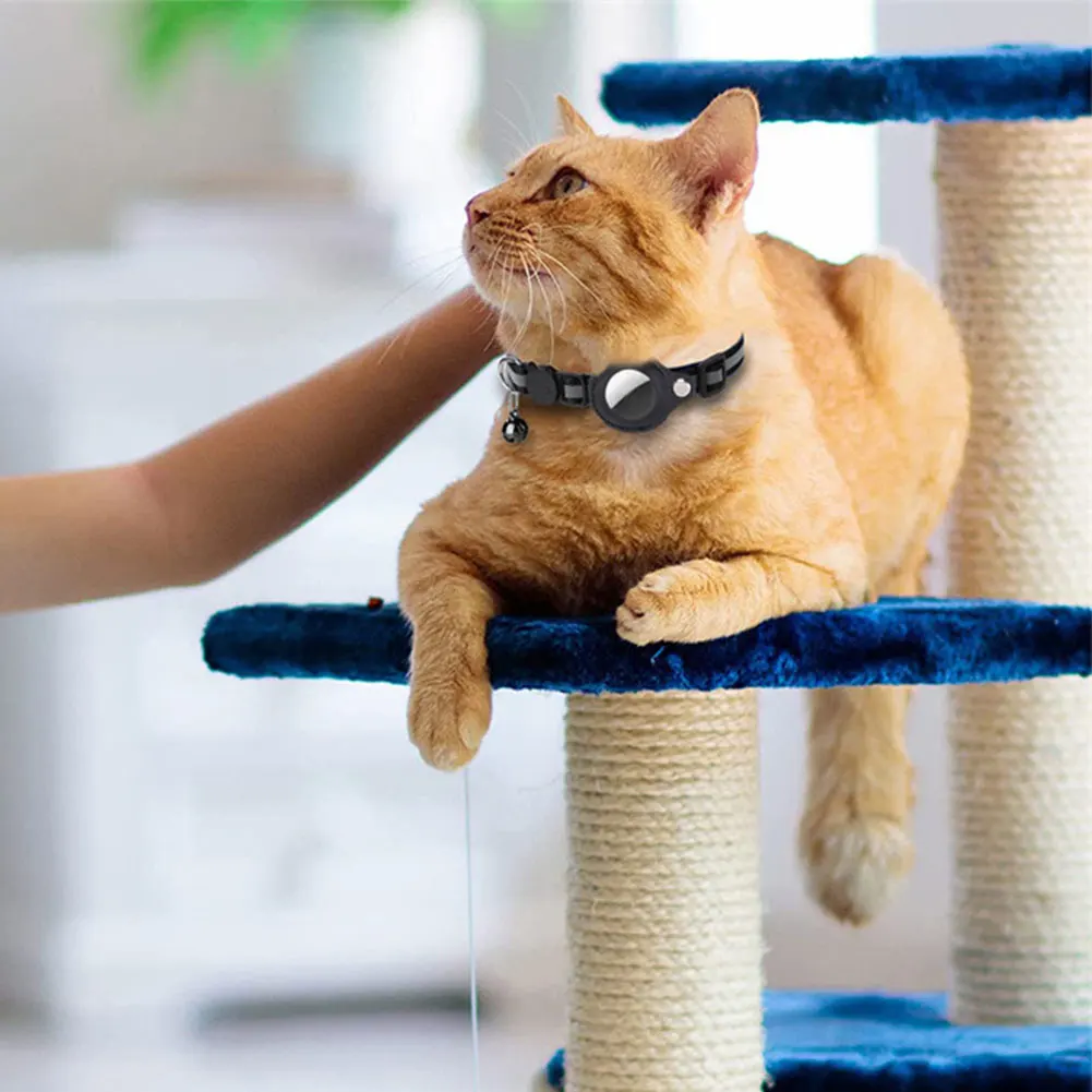 Reflective Cat Collar with Apple AirTag Holder Adjustable and Stylish Design for Kitten Safety Reflective Cat Collar with Apple AirTag Holder Adjustable and Stylish Design for Kitten Safety