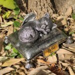 Personalized Pet Urns for Cat Ashes, Resin Pet Cat Memorial Cremation Urns, Angel Cat Memorial Statue Gift