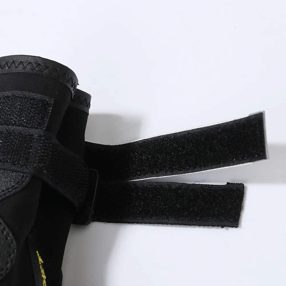 Reflective Dog Shoes Sneaker Waterproof Anti Skid Winter Dog Boots Footwear Socks Pet Shoes for Husky Medium Large dogs