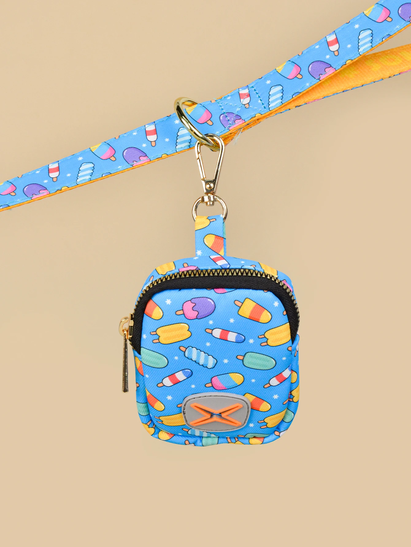 1 Pcs Valentine's Day and New Year's gift For Dog High Quality Designer Cute Pattern Gold Metal Hardward Dog Poop Bag Holder 1 Pcs Valentine's Day and New Year's gift For Dog High Quality Designer Cute Pattern Gold Metal Hardward Dog Poop Bag Holder