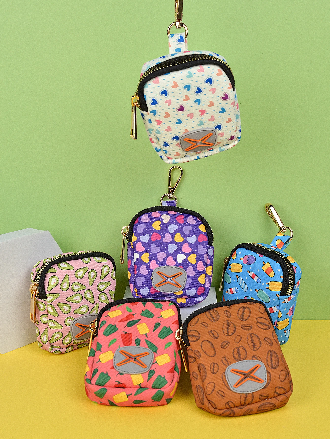 1 Pcs Valentine's Day and New Year's gift For Dog High Quality Designer Cute Pattern Gold Metal Hardward Dog Poop Bag Holder 1 Pcs Valentine's Day and New Year's gift For Dog High Quality Designer Cute Pattern Gold Metal Hardward Dog Poop Bag Holder