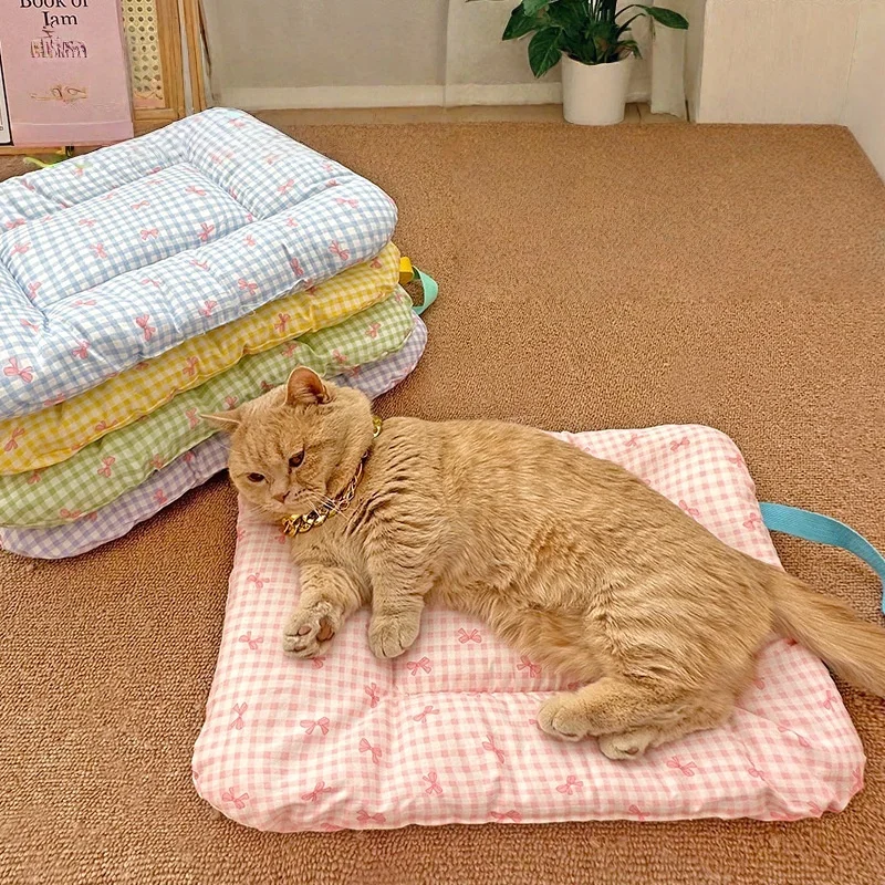 Cute Plaid Winter Cushion Chic Pet Mat Soft Reversible Washable Pad for Bed, Sofa Non-Slip Comfort Mat for Puppy Kitten Small