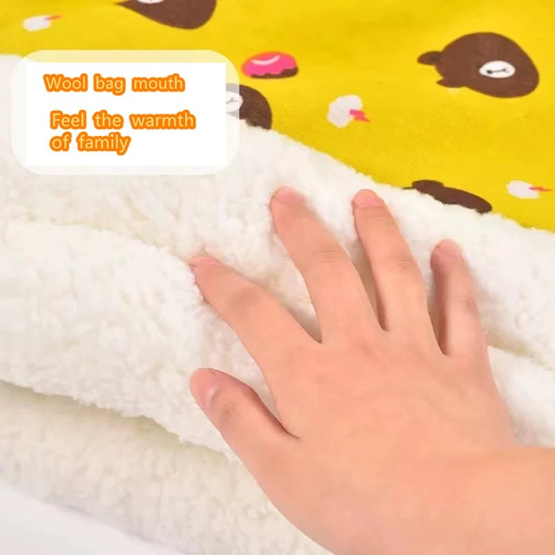 Autumn and winter warm cat kennel, closed cat bed, cute cat sleeping bag, Christmas essential pet supplies