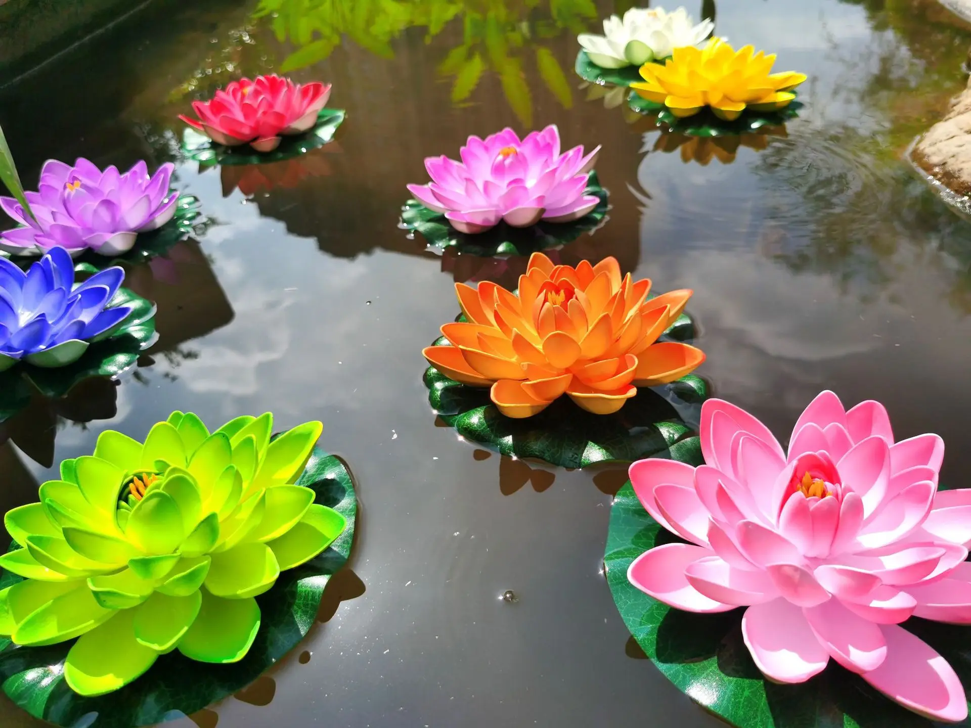 1PCS lifelike multi-color lotus floating foam flowers, suitable for ponds and aquariums, 4-inch garden decoration festival decor 1PCS lifelike multi-color lotus floating foam flowers, suitable for ponds and aquariums, 4-inch garden decoration festival decor