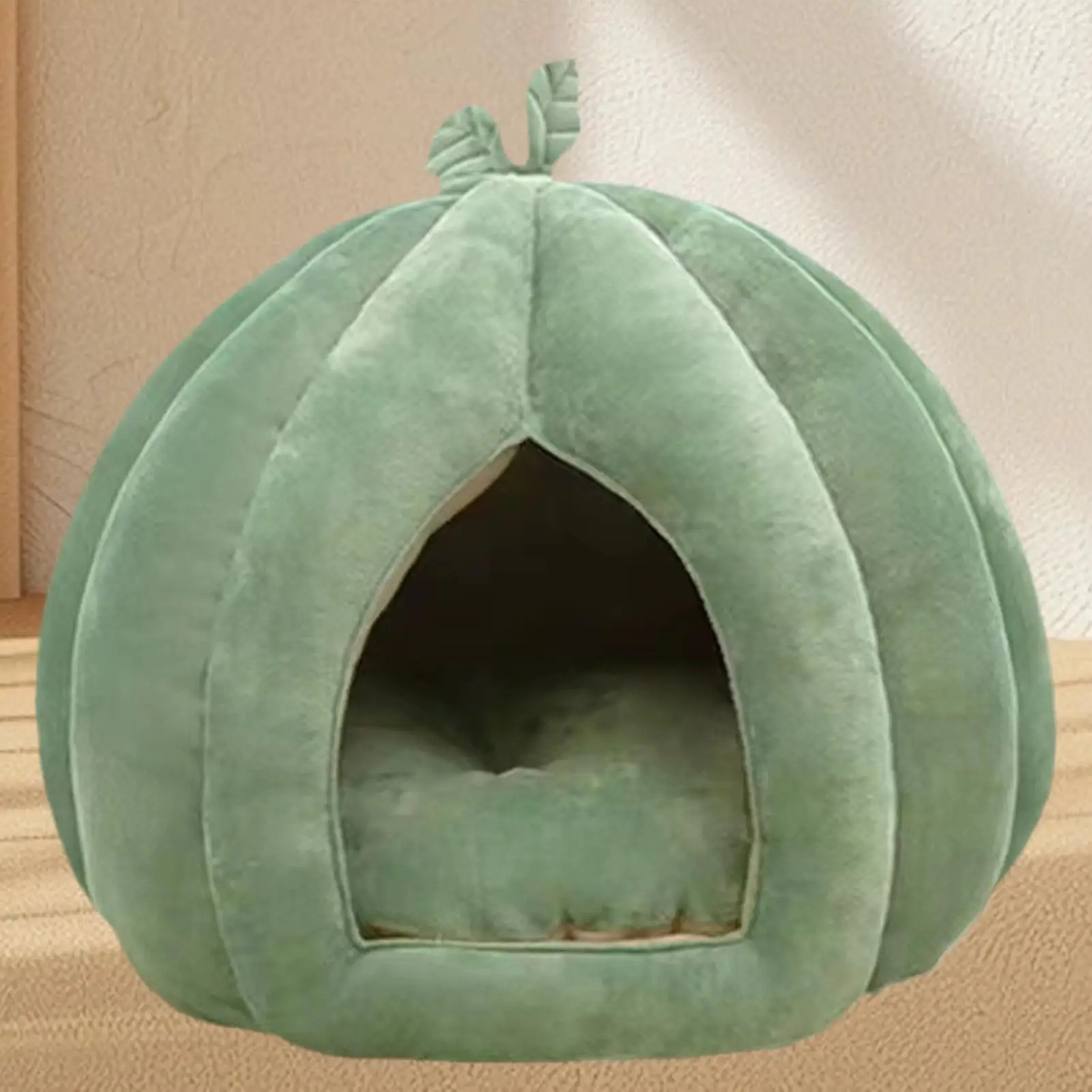 Thickened Halloween Pet Bed Enclosed Cat Nest Warm Cat Bed Pumpkin Shape Pet Sleeping House for Cats Washable Cat Sleeping Bed