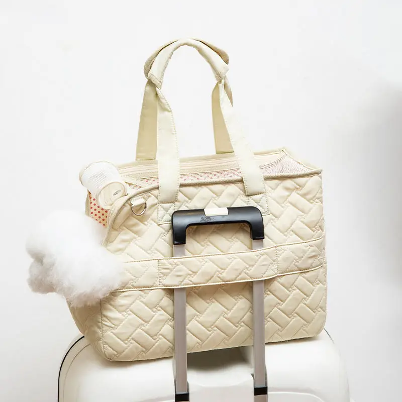 Pet cat carrying bag Escape free portable multi-function pet bag Large capacity breathable cross-body bag portable soft bag zwq Pet cat carrying bag Escape free portable multi-function pet bag Large capacity breathable cross-body bag portable soft bag zwq